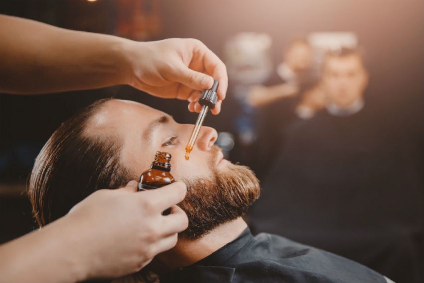 Le guide du débutant pour savoir comment utiliser de l’huile à barbe