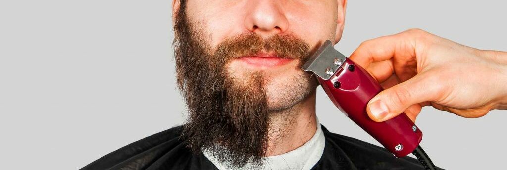 Rasez votre barbe et les contours de votre moustache